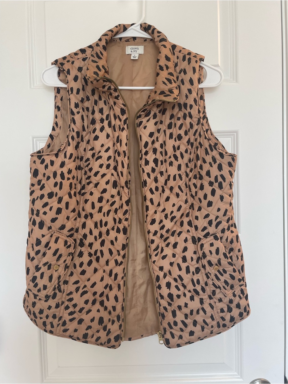 crown & ivy tan and black leopard print quilted vest